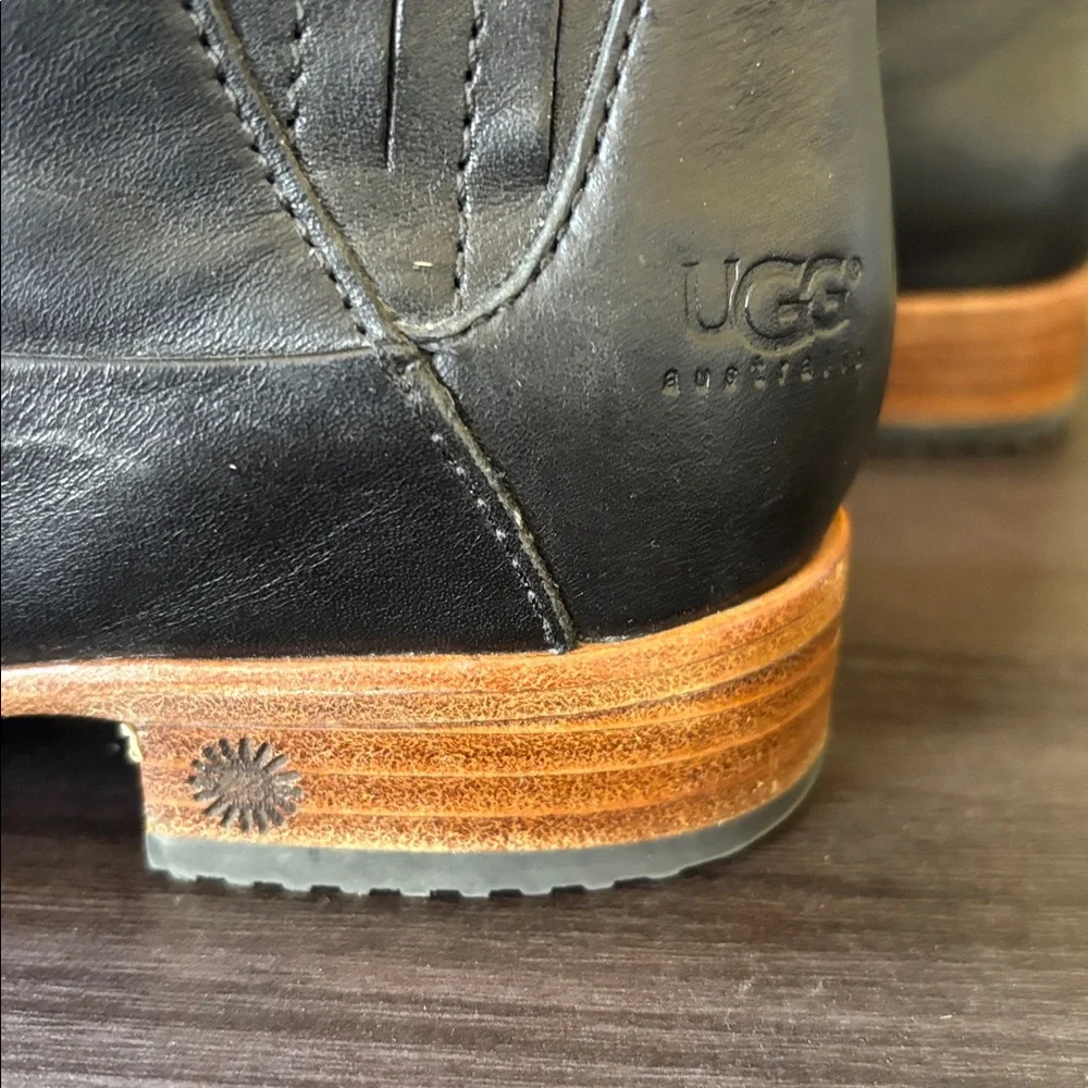 UGG Finnegan‎ Black Leather Silver Buckle Moto Ankle Boots Size 6 / EU 37
